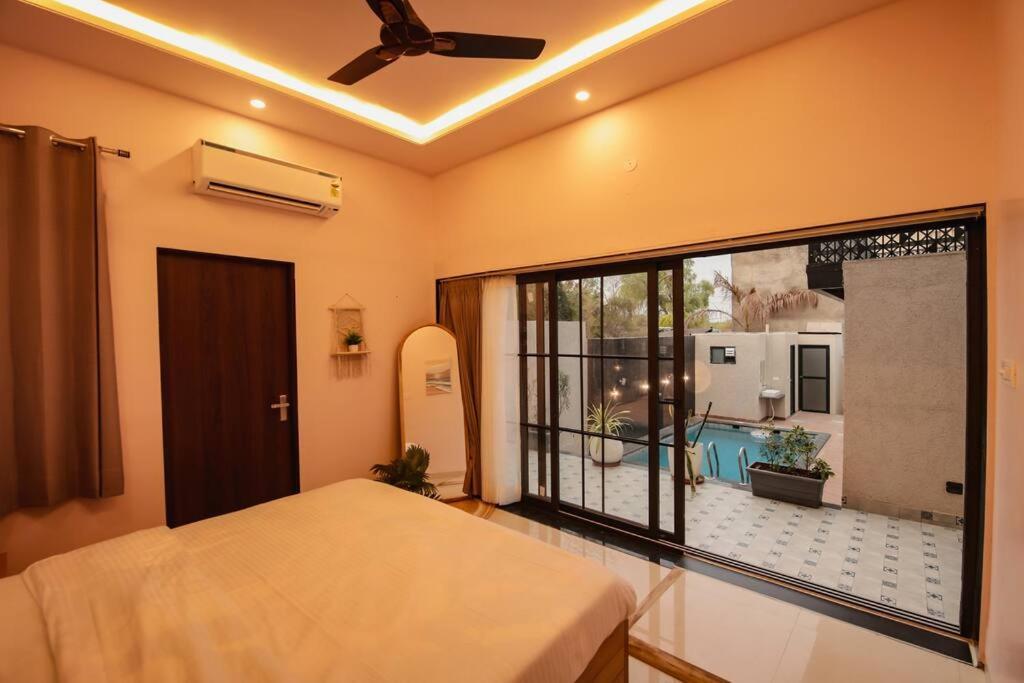 Saiba Outhouse- 4 Bed Room- Pool- Theatre- Partyhall- Garden & Terrace Sitting Area Jaipur Exterior photo